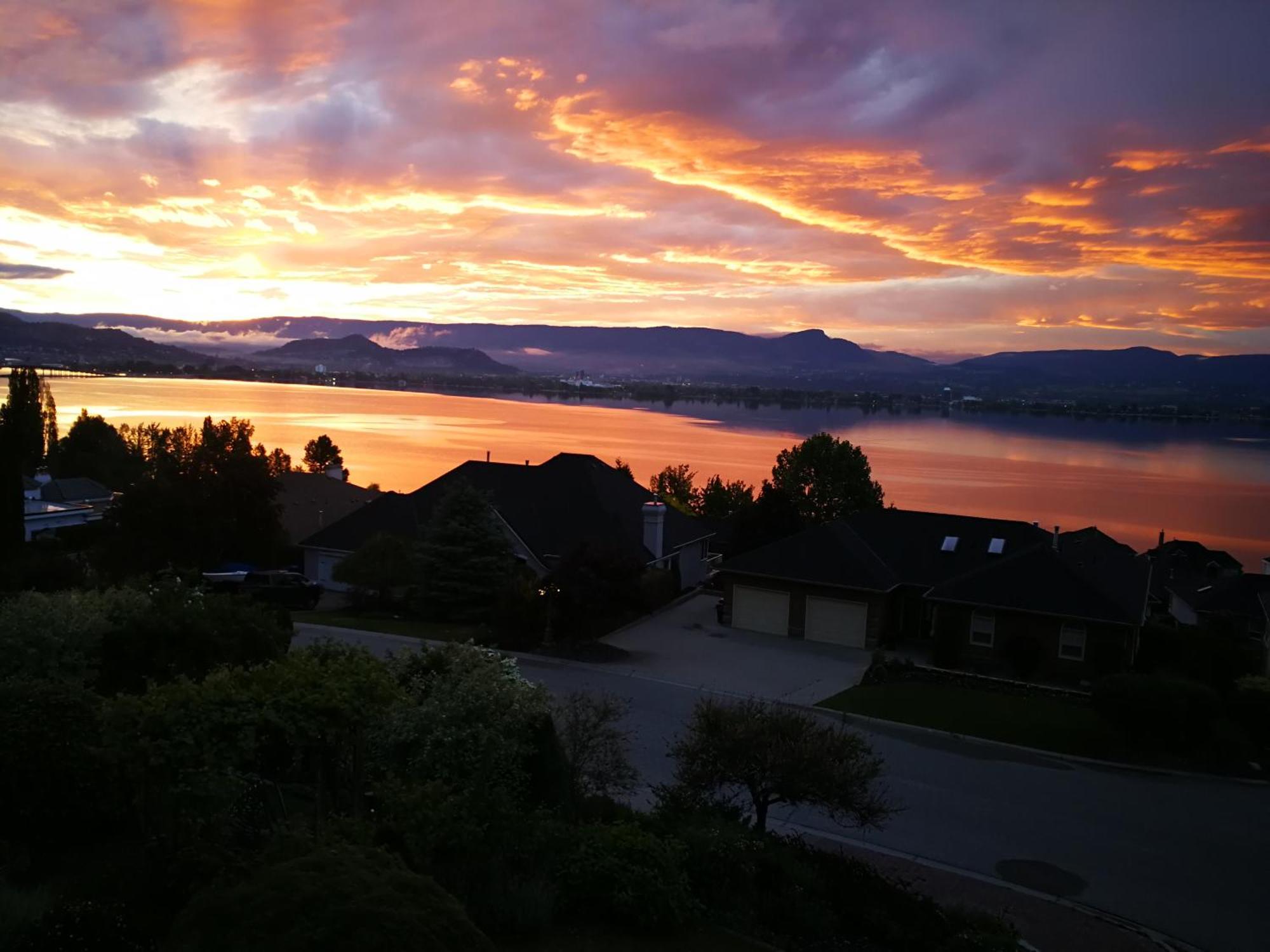 Casa Grande Lakeview House West Kelowna Rum bild