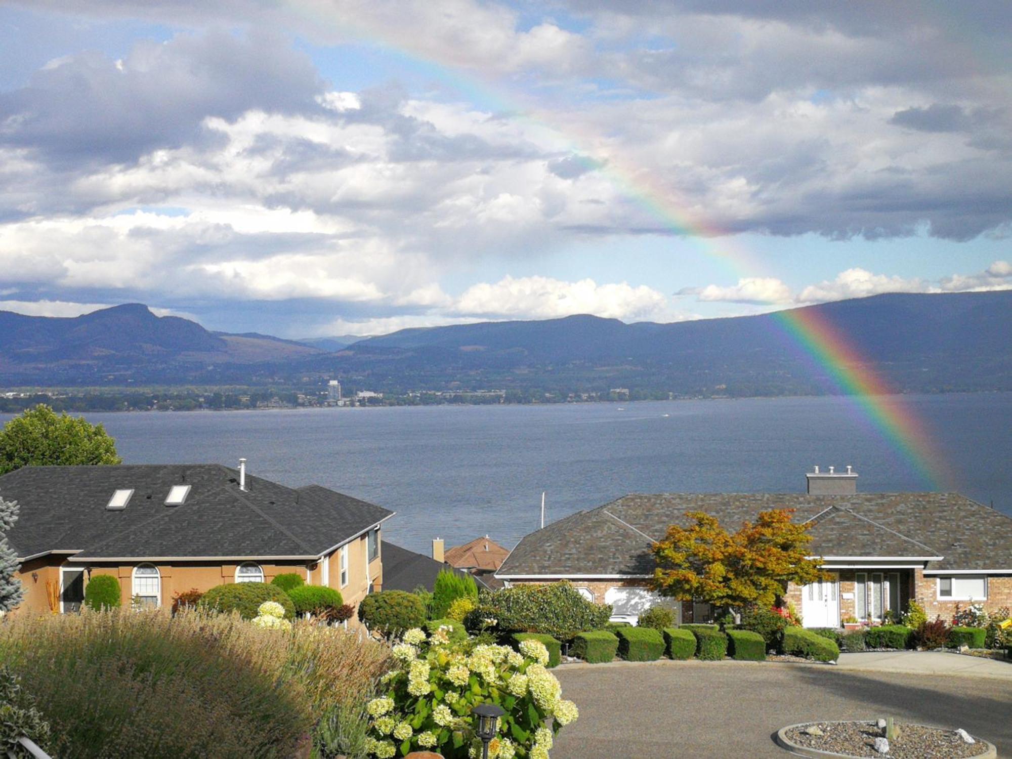 Casa Grande Lakeview House West Kelowna Rum bild